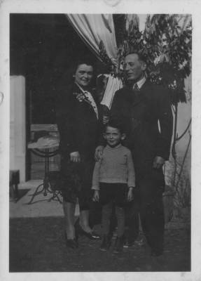 [Vladimir Herzog com os pais] (3)